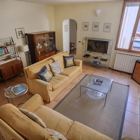 Charming In Oltrarno Apartment Florence