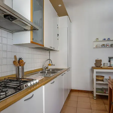 Charming In Oltrarno Apartment Florence